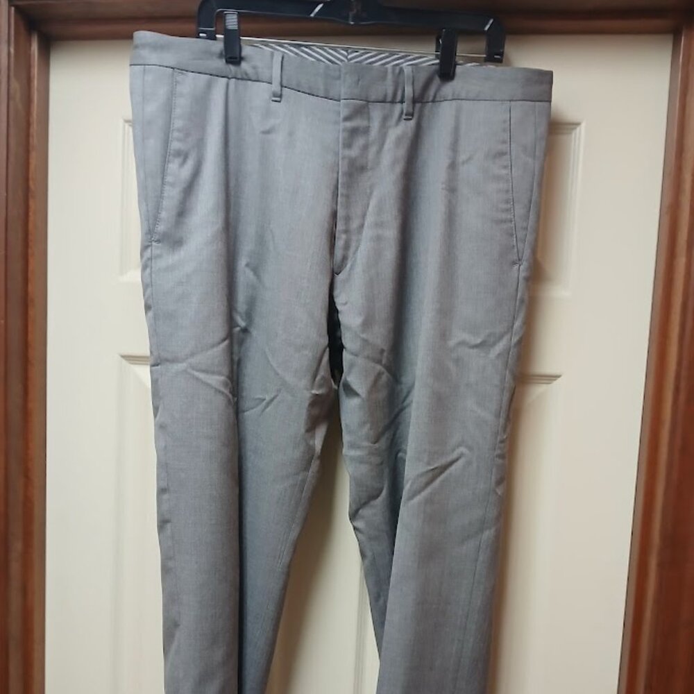 Hugo Boss Men's Cagan1 Pleated Virgin Wool Gray Dress Pants Size 36R